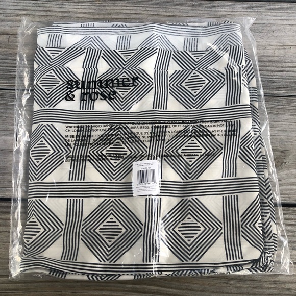 SUMMER & ROSE Sophia Geo Geometric Black and White Kimono, One Size Fits Most - Picture 4 of 9